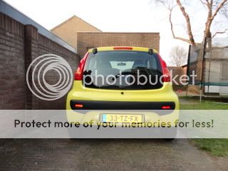 http://i574.photobucket.com/albums/ss187/Christianenkarin/Peugeot%20107/Peugeot107004.jpg