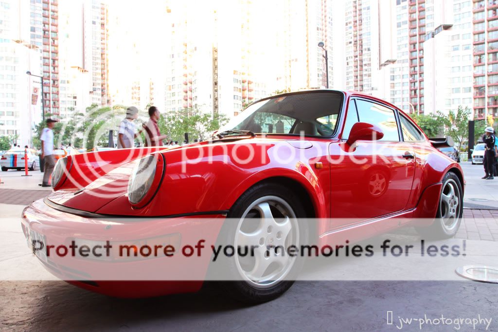 IMAGE: http://i574.photobucket.com/albums/ss189/jwicaksana/porsche.jpg